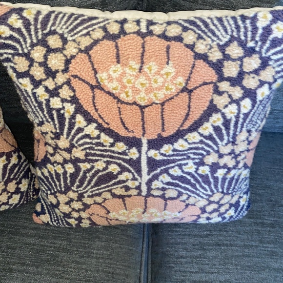 2 Floral Hooked Rug Pillow Lavender and Peach 18x18 - Picture 8 of 12